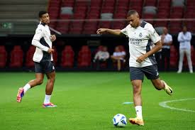 足球比赛中 足球比赛中